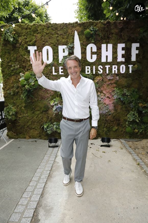 Non content d'être un animateur star de M6, c'est aussi un entrepreneur avisé.

Exclusif - Stéphane Rotenberg - Ouverture du premier restaurant "Top Chef" Le Bistrot à Suresnes le 7 juillet 2022. Le groupe M6 et S. Rotenberg, en collaboration avec Les Bistrots Pas Parisiens ont ouvert ce Bistrot Top Chef à Suresnes, d’une capacité de 100 places.
© Marc Ausset-Lacroix/Bestimage