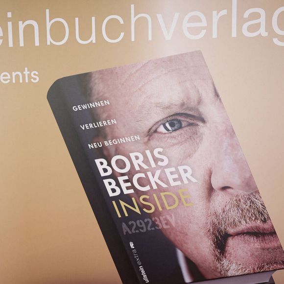Boris Becker et sa femme Lilian de Carvalho Monteiro (enceinte) lors de la présentation du livre "Inside" de Boris Becker au cinéma Delphi LUX à Berlin le 11 septembre 2025.

© Imago / PsnewZ / Bestimage