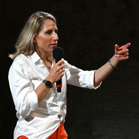 Maud Fontenoy en profite pour évoquer ses enfants

Exclusif - Maud Fontenoy , navigatrice, réalisatrice et militante écologiste, a présenté son film documentaire “Bleu : un océan de solutions”, organisé à l'occasion de l'Année de la Mer et de la 3ème conférence des Nations Unies sur l'Océan à Nice, en compagnie de Surangel Whipps, Jr. le président de la République des Palaos, au Théâtre national de Nice devant plus de 400 collégiens, le 6 juin 2025.© Bruno Bebert / Bestimage