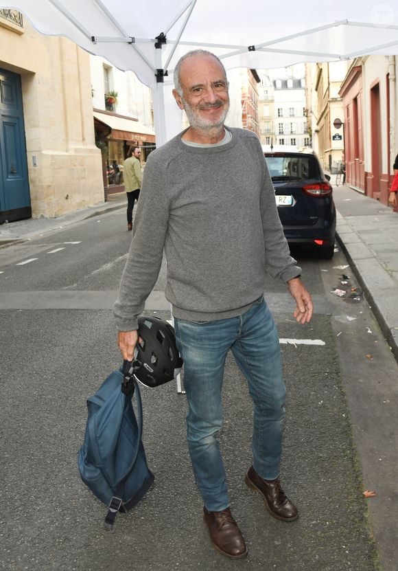 Le Point consacrait ce vendredi 11 avril un long papier intitulé "comment et pourquoi personne n'a (presque) rien vu".


Gérard Miller - Fête du nouvel an juif Roch Hachana chez Marek Halter à Paris le 13 octobre 2019. © Coadic Guirec/Bestimage