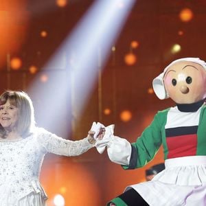 Exclusif - Chantal Goya lors du concert du gala de Noël de l'association Tout le monde contre le cancer fête ses 20 ans diffusé le 24 décembre sur M6 à l'Adidas Aren Porte de la Chapelle à Paris, France, le 4 décembre 2025. © Coadic Guirec/Bestimage