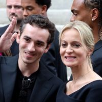 C'est le grand jour aujourd'hui ! Audrey Crespo-Mara apporte son soutien à Gaston Ardisson, le fils de Thierry Ardisson, pour son nouveau projet