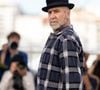 Il insiste sur l’importance d’une cause qui ne se limite pas à la situation de ceux qui la défendent

Eric Cantona au photocall du film Les Matins Merveilleux lors du 79ème Festival International du Film de Cannes (12 - 23 mai 2026), le 16 mai 2026. © Jacovides / Moreau / Bestimage