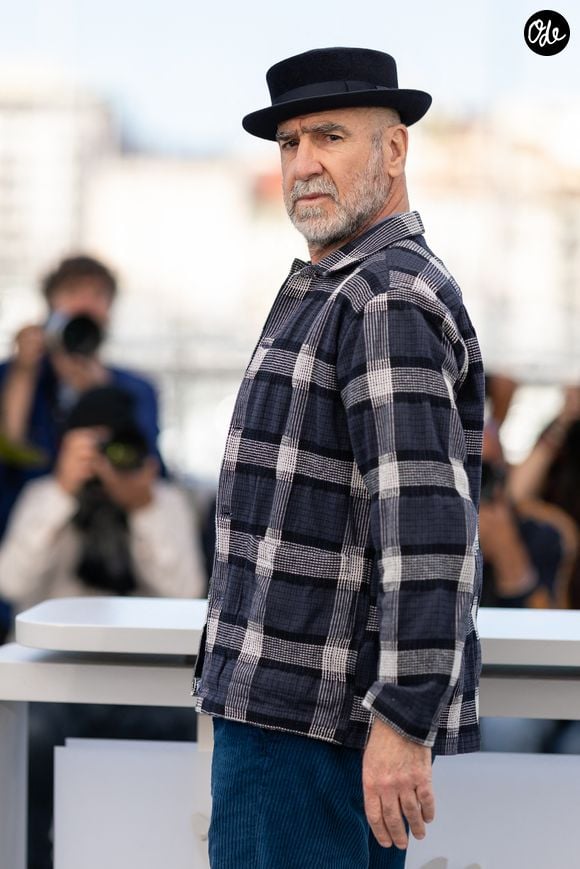 Il insiste sur l’importance d’une cause qui ne se limite pas à la situation de ceux qui la défendent

Eric Cantona au photocall du film Les Matins Merveilleux lors du 79ème Festival International du Film de Cannes (12 - 23 mai 2026), le 16 mai 2026. © Jacovides / Moreau / Bestimage