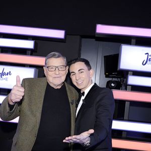 Début décembre sur le plateau de "Chez Jordan" Jean-Claude Camus, l'ex-producteur de Johnny Hallyday, n'avait pas mâché ses mots en évoquant certaines de ses prestations où il s'était montré affaibli avec une voix tremblante. 

Jordan de Luxe et  Jean Claude Camus sur le plateau de "Chez Jordan".