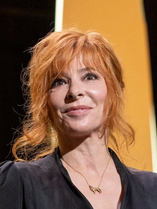 Pour son retour, Mylène Farmer voit les choses en grand : la patience de son public mise à l'épreuve