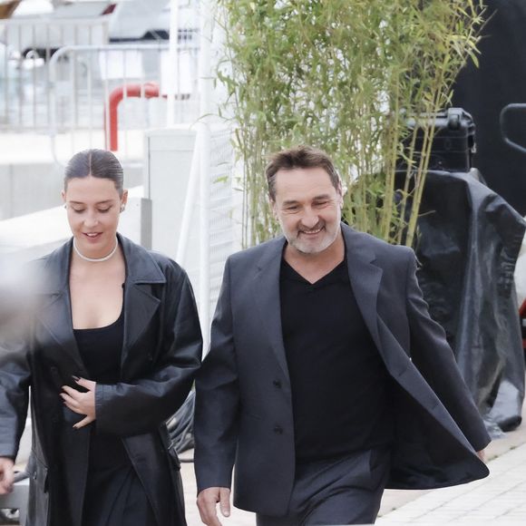 Exclusif -  Léa Drucker, Gilles Lellouche, Adèle Exarchopoulos, sur le plateau de l'émission "C à vous" lors du 78ème Festival International du Film de Cannes, France, le 16 mai 2025. © Jack Tribeca/Bestimage
