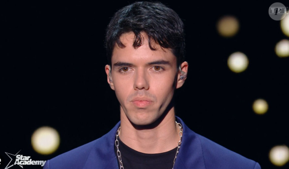 Rappelons qu'à l'époque, il avait été éliminé au bout de deux semaines d'aventure seulement

Cenzo, vu en 2022 dans la Star Academy.