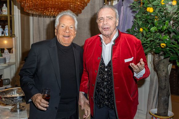 Massimo Gargia et Plamen Roussev. au dîner de Noël organisé par M.Gargia et C.Rizk au restaurant La Baia Paris le 23 novembre 2025.

© Sébastien Frémont / Bestimage
