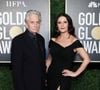 Michael Douglas et Catherine Zeta-Jones se sont mariés, avant d’avoir deux enfants, Dylan et Carys.

Michael Douglas et Catherine Zeta-Jones - Photocall - cérémonie des Golden Globes au Rockefeller Center à New York. © Cindy Ord/NBC via ZUMA Wire / Bestimage