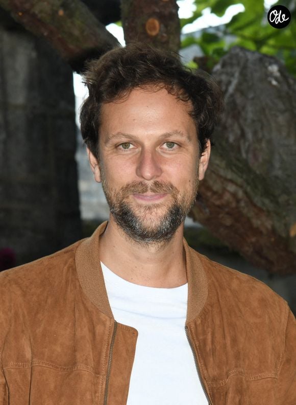 Pierre Rochefort au photocall du film "Entre deux trains" lors du 14ème Festival du Film Francophone d'Angoulême. Photo : Coadic Guirec / Bestimage