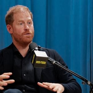 Le prince Harry a mis en garde les parents contre la publication du visage de leurs enfants sur les réseaux sociaux lors d'un podcast en 2025.
Crédit : JLPPA / Bestimage