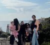 Tiffanie a quitté le foyer fin août et semble avoir déménagé en Italie avec les enfants.

Instagram de la famille Esposito ("Familles Nombreuses").