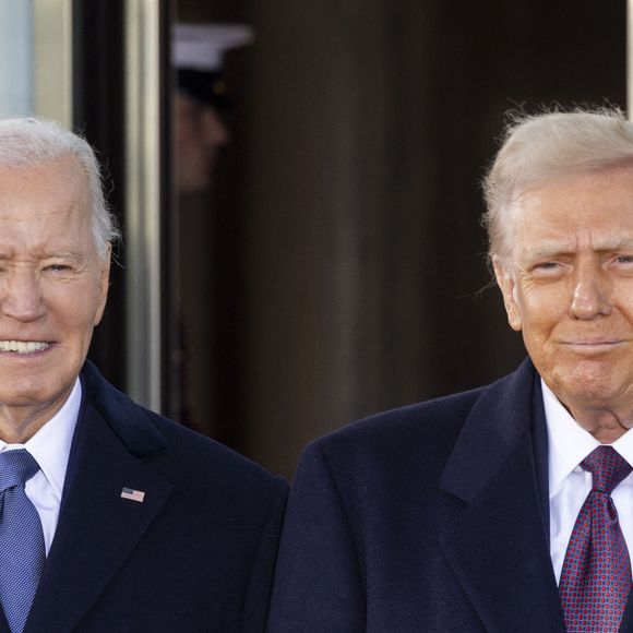 Donald Trump Jr., le fils de Donald Trump, a semé la polémique en réagissant au diagnostic du successeur et prédécesseur de son père. "Comment Jill Biden a-t-elle pu manquer un cancer métastatique ? Ou est-ce encore une dissimulation ?", a-t-il écrit.

Joe et Jill Biden accueillent Donald et Melania Trump à la Maison Blanche le jour de l'investiture de Donald Trump en tant que 47ème Président des Etats-Unis. Washington DC, le 20 janvier 2025. @Photo Press Service / BESTIMAGE