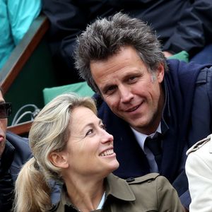 Anne-Sophie Lapix et son mari Arthur Sadoun - People dans les tribunes des internationaux de France de Roland Garros à Paris le 3 juin 2016. © Dominique Jacovides / Bestimage