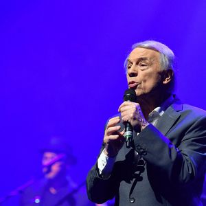 Le chanteur de 82 ans est installé en Belgique

Salvatore Adamo se produit à l'Olympia à Paris, France, le 1er octobre 2024. Photo par Christophe Meng / ABACAPRESS.COM