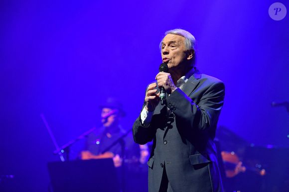 Le chanteur de 82 ans est installé en Belgique

Salvatore Adamo se produit à l'Olympia à Paris, France, le 1er octobre 2024. Photo par Christophe Meng / ABACAPRESS.COM