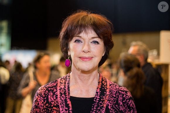 "Puisque mes parents m’avaient laissée, j’avais décidé de ne pas avoir de descendants, je ne voulais m’attacher à rien" a-t-elle confié à Télé Star ce 17 mai.

Anny Duperey lors du Festival du livre de Paris le 24 avril 2022 à Paris, France. Photo par Nasser Berzane/ABACAPRESS.COM