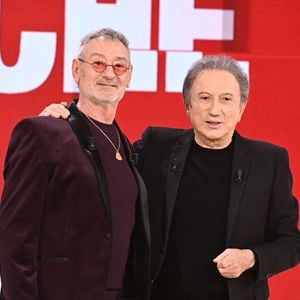 Exclusif - Michael Jones et Michel Drucker - Enregistrement de l'émission "Vivement dimanche, sur le thème de l'amitié entre M.Jones et J.J.Goldman", au Studio Rive Gauche à Paris, présentée par M.Drucker et diffusée le 22 décembre sur France 3
© Guillaume Gaffiot / Bestimage