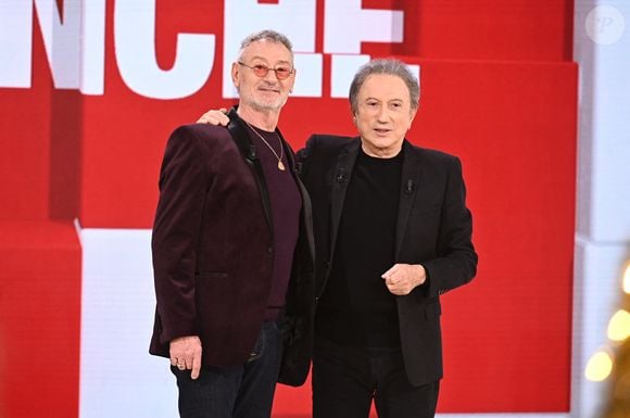 Exclusif - Michael Jones et Michel Drucker - Enregistrement de l'émission "Vivement dimanche, sur le thème de l'amitié entre M.Jones et J.J.Goldman", au Studio Rive Gauche à Paris, présentée par M.Drucker et diffusée le 22 décembre sur France 3
© Guillaume Gaffiot / Bestimage