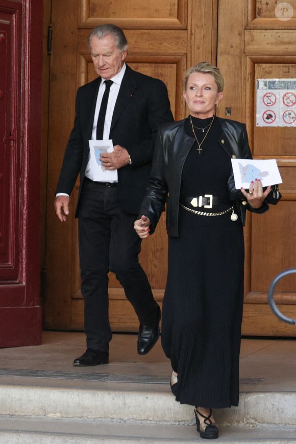 Sophie Davant et William Leymergie assistent aux obsèques de Philippe Labro à l'église Saint Germain des Prés à Paris, France, le 13 juin 2025. Philippe Labro, journaliste, auteur, réalisateur et compositeur prolifique, est décédé à l'âge de 88 ans des suites d'un cancer le 4 juin. Photo by Nasser Berzane/ABACAPRESS.COM