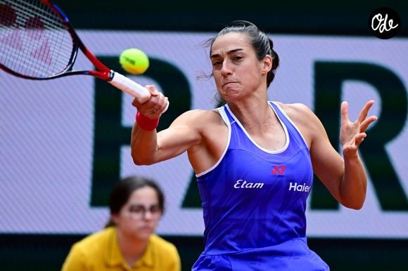 Caroline Garcia lors de son match du premier tour de Roland-Garros 2025, le 26 mai 2025, à Paris.

© Dante Badano/PSNewz/Bestimage