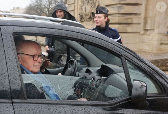 Jacques Toubon - Arrivées aux obsèques de Jean-Louis Debré en la cathédrale Saint-Louis des Invalides à Paris le 10 mars 2025. © Cyril Moreau/Bestimage