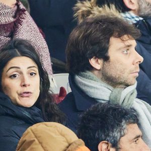 Agathe Lambret et son compagnon Benjamin Duhamel - Célébrités assistent au match de Ligue des champions entre le PSG et Manchester City (4-2) au Parc des Princes à Paris le 22 janvier 2025. © Cyril Moreau/Bestimage