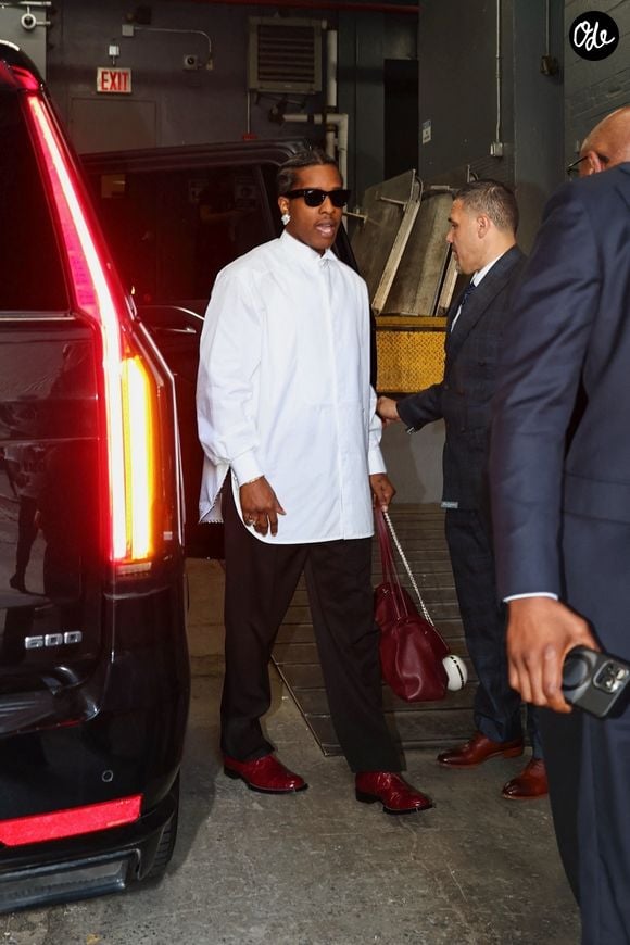 New York, NY A$AP Rocky fait une entrée élégante aux Spring Studios à New York pour recevoir le prix inaugural Tribeca X Filmmaker of the Year lors du festival du film de Tribeca.

Backgrid USA / Bestimage