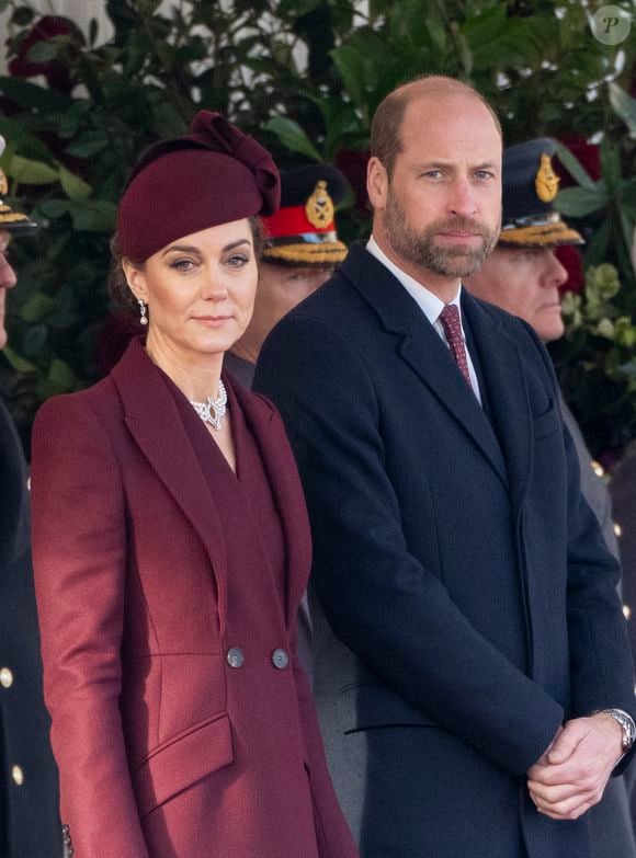 Et ce n’était pas le prince William !

Le prince William, prince de Galles, et Kate Middleton, princesse de Galles, - Cérémonie d'accueil pour la visite d'État de l'émir du Qatar à Londres.