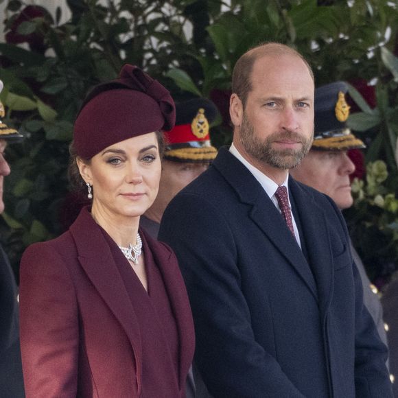 Et ce n’était pas le prince William !

Le prince William, prince de Galles, et Kate Middleton, princesse de Galles, - Cérémonie d'accueil pour la visite d'État de l'émir du Qatar à Londres.