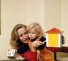 Marie a perdu son père à 12 ans seulement.

Brigitte Fossey avec sa fille Marie, 3 ans, jouant avec des cubes . Le 6 janvier 1971
© Alain Canu via Bestimage