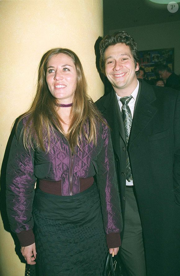 puis la comédienne Mathilde Seigner,

Mathilde Seigner et Laurent Gerra à Paris en 2001 © COADIC GUIREC / BESTIMAGE