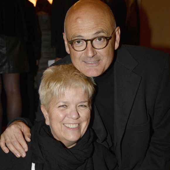 Le couple s'est marié le 27 août 2005

Mimie Mathy et son mari Benoist Gerard - Représentation exceptionnelle de la pièce "Cher Trésor" au Théatre des Nouveautés a Paris a l'occasion de la création du Festival de l'Ile Maurice, le 18 novembre 2013.
© AGENCE / BESTIMAGE