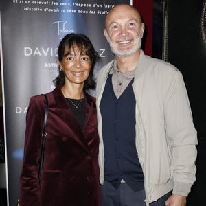 Exclusif - Frank Lebœuf et sa femme Chrislaure - Célébrités assistent au spectacle "Dans les étoiles" par l'astrophysicien David Elbaz au théâtre de la Gaîté Montparnasse à Paris le 22 september 2025. © Marc Ausset-Lacroix/Bestimage