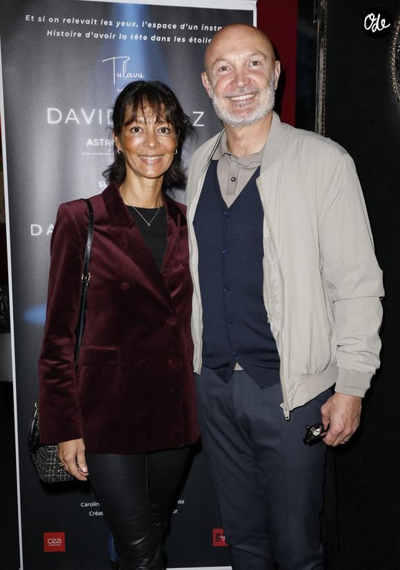 Exclusif - Frank Lebœuf et sa femme Chrislaure - Célébrités assistent au spectacle "Dans les étoiles" par l'astrophysicien David Elbaz au théâtre de la Gaîté Montparnasse à Paris  le 22 september 2025. © Marc Ausset-Lacroix/Bestimage