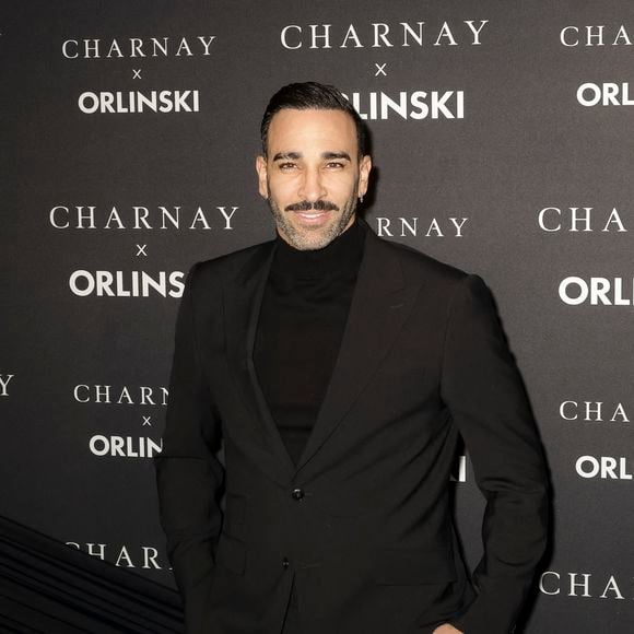 En juin 2025, l'ancien footballeur disait avoir la phobie du mariage

Adil Rami lors de la soirée Charnay x Orlinski à l'occasion du lancement de leur collection capsule exclusive à L'Atelier Vendôme à Paris le 13 novembre 2025.

© Jack Tribeca / Bestimage