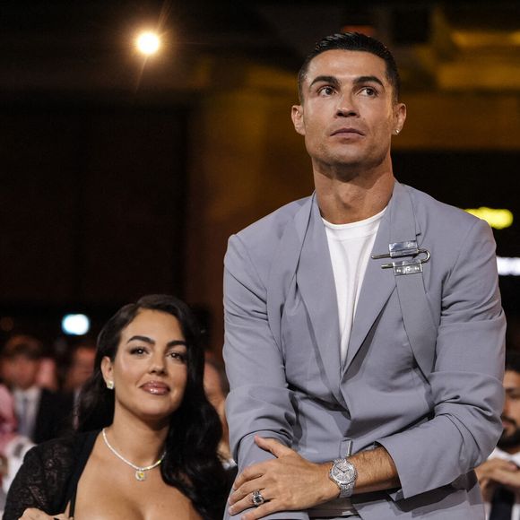 Le mariage de Cristiano Ronaldo et Georgina Rodríguez était l’un des plus attendus, mais celui-ci s’est déroulé sans que personne, ou presque, soit au courant. 

Cristiano Ronaldo et Georgina Rodriguez assistent aux Globe Soccer Awards à Dubaï, aux Émirats arabes unis Photo de Fabio Ferrari/LaPresse/ABACAPRESS.COM