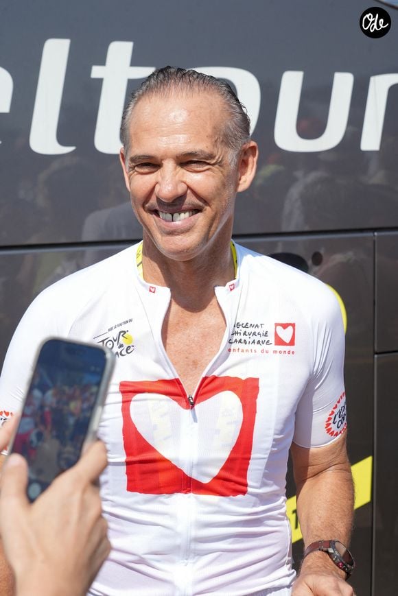 Exclusif - Paul Belmondo - Les célébrités lors de “L'Etape du Coeur” de l’association Mécénat Chirurgie Cardiaque lors de la 12ème étape de la 113ème édition du Tour de France entre Nevers et Chalon-sur-Saône, France, le 16 juillet 2026. © Anne-Sophie Guebey/Bestimage