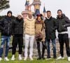 La famille de Zinedine Zidane souhaite bâtir un grand complexe sportif à Onet-le-Château, dans l'Aveyron.

Zinédine Zidane avec sa femme Véronique et leurs fils Enzo Zidane, Luca Zidane, Elyaz Zidane, Théo Zidane - People au 30ème anniversaire du parc d'attractions Disneyland Paris à Marne-la-Vallée. © Disney via Bestimage
