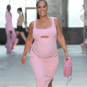 Amel Bent est une figure emblématique de la chanson française

Amel Bent enceinte - La collection automne/Hiver de Lecourt Mansion lors de la Fashion Week de Paris. © Lecourt Mansion via Bestimage