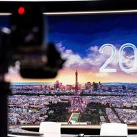 Après avoir été "totalement chauve", cette ex-figure de BFMTV partage sa grande évolution capillaire