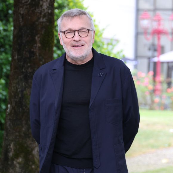 Laurent Ruquier - Photocall avec l'équipe de l'émission de radio "Les grosses têtes" lors de la 17ème édition du Festival du Film Francophone de Angoulême (FFA). Le 29 août 2024
© Coadic Guirec / Bestimage