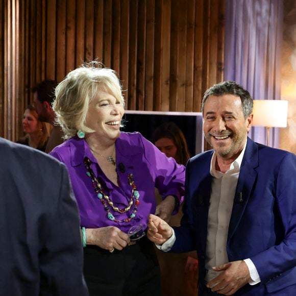 Exclusif - Amanda Lear et Bernard Montiel sur plateau de l'émission "Animalement Vôtre" présentée par B.Montiel et diffusée le 4 janvier 2026 sur France 3, à Paris, France, le 3 décembre 2025. © Jack Tribeca/Bestimage