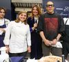 Elle s’est fait connaître dans une célèbre émission culinaire et partage aujourd’hui sa vie avec un chef tout aussi médiatisé.


Exclusif - La cheffe Noémie Honiat, JoeyStarr et Gildas Perrin conseiller culinaire Enodis - Le rappeur JoeyStarr déguste des langoustines sur le Stand de l'Excellence Française et Enodis, lors du Salon International de la Restauration (SIRHA) à Lyon. © Jean-Marc Lhomer / Bestimage