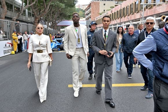 Alexandre Grimaldi, le fils du prince de Monaco et de N.Costes, avec Paul Pogba et sa femme Maria Zulay Pogba lors du 15ème Grand Prix de Monaco Historique, le 26 avril 2026.
© Bruno Bebert / Bestimage