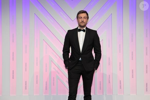 Paul Duchemin lors du photocall de la la cérémonie d'ouverture du Séries Mania Festival international à Lille, le 15 mars 2024. © Stéphane Vansteenkiste/Bestimage