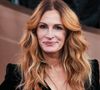En effet, initialement, la star américaine devait porter une création de la maison Dior. 

Julia Roberts assiste à la 83e cérémonie des Golden Globes au Beverly Hilton à Beverly Hills, Los Angeles, Californie, États-Unis. Crédit photo : Sthanlee Mirador/PA Wire : Sthanlee Mirador/PA Wire