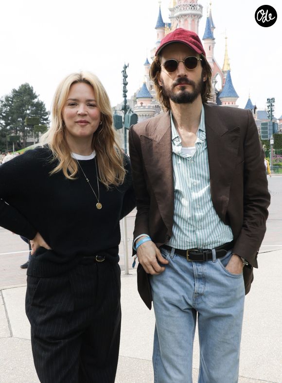Exclusif - Virginie Efira et son compagnon Niels Schneider au lancement du Disney Music Festival à Disneyland Paris le 26 avril 2025. © Coadic Guirec / Bestimage