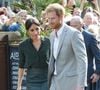 Un membre de l'entourage de Meghan Markle a quelque peu gaffé
Le prince Harry et Meghan Markle sont accueillis par des enfants lors de leur visite au Brighton Pavilion à Brighton Backgrid UK/ Bestimage